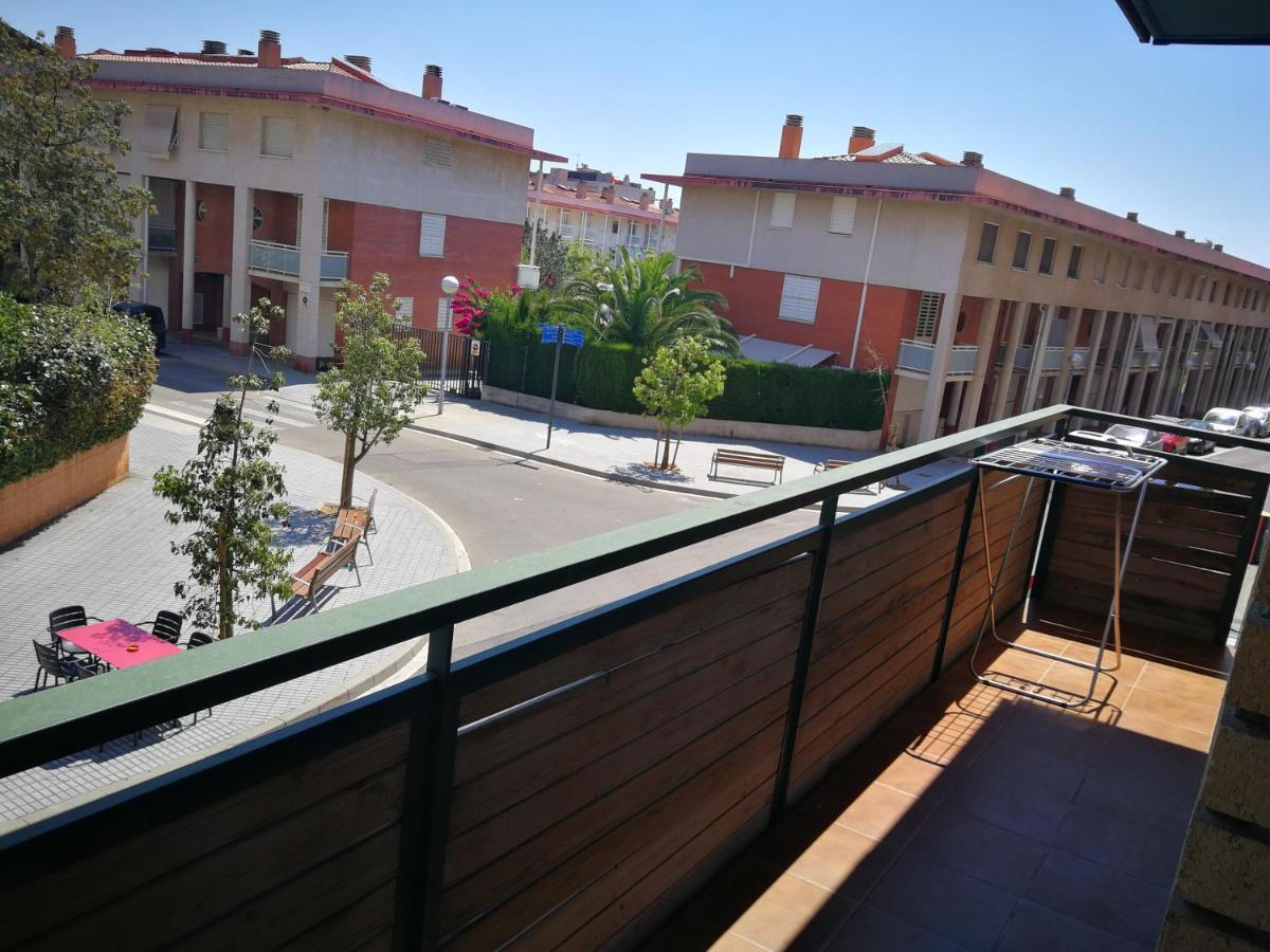 8Beds Vila-Seca Exteriér fotografie